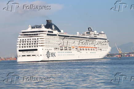 Movimentao de transatlnticos no pier mau no rio de janeiro