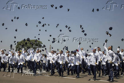Militares da AFA durante formatura de aspirantes a oficiais, em SP
