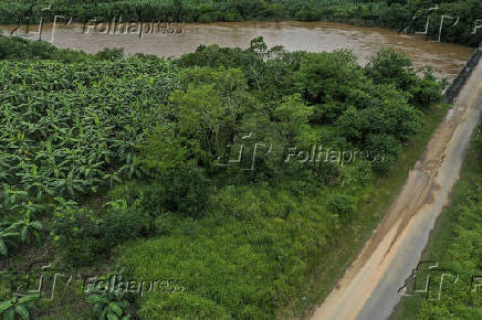 Vista area da ponte sobre o Rio Ribeira de Iguape