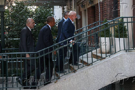 O presidente do Brasil, Luiz Incio Lula da Silva  visto chegando na residncia do embaixador do Brasil em Nova York