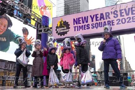 Pessoas participam do Teste de Confete de Vspera de Ano Novo na Times Square