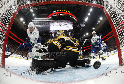 NHL: Vancouver Canucks at Boston Bruins