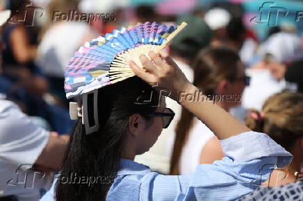 Dia de muito calor em Paris