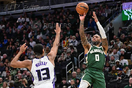 NBA: Sacramento Kings at Milwaukee Bucks