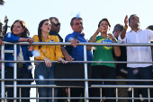 Jair Bolsonaro participa da Marcha para Jesus no Rio