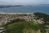 Vista area da Praia Ponta das Canas, em Florianpolis (SC)