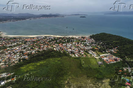 Vista area da Praia Ponta das Canas, em Florianpolis (SC)