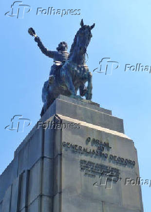 Monumento de Marechal Deodoro da Fonseca na praa Paris