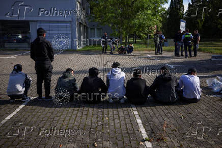 FILE PHOTO: German police detain suspected illegal migrants, in Forst