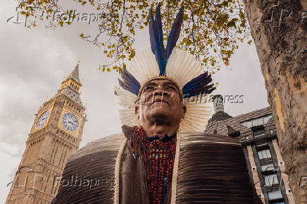 Protesto em frente ao Big Ben e a London Eye, em Londres