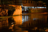 Chuva cai na cidade de Santos