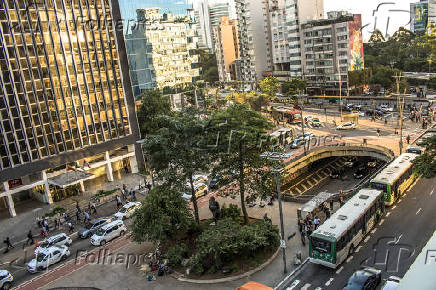 Trnsito de veculos na avenida Paulista