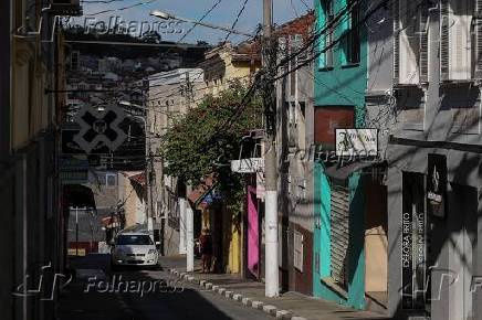 Rua vazia no centro de Bragana Paulista, em SP
