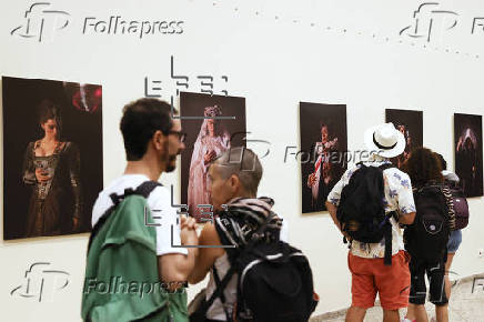 El fotgrafo espaol Juan Cern presenta sus retratos anacrnicos del Quijote en So Paulo