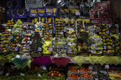 Banca de frutas no Mercado Municipal de So Paulo