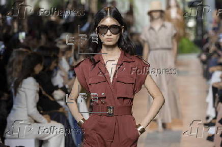 Elie Saab - Runway - Paris Fashion Week Womenswear S/S 2025