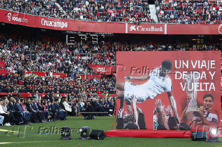 Homenaje de despedida a Jess Navas en el Snchez Pizjun de Sevilla