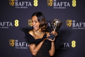 Zoe Saldaa en los premios BAFTA 2025