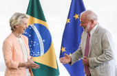 Lula cumprimenta a presidente da Comisso Europeia, Ursula von der Leyen