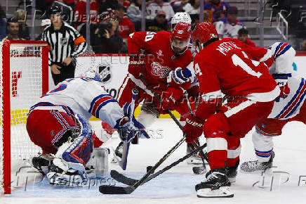 NHL: New York Rangers at Detroit Red Wings