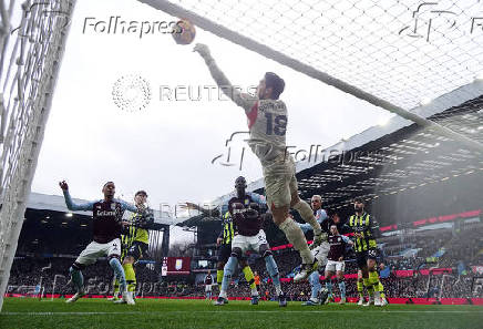 Premier League - Aston Villa v Manchester City