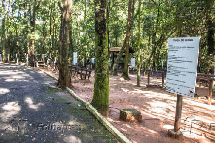 Local reservado para exerccios fsicos na Praa do Idoso, em Marlia