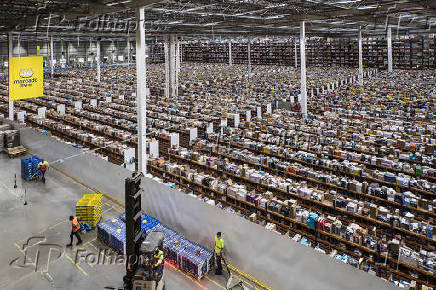 Folhapress - Fotos - Centro de distribuição do Mercado Livre, em