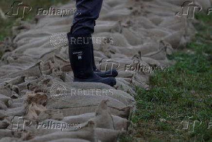 Preparations for flooding in Austria