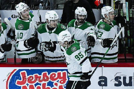 NHL: Dallas Stars at Chicago Blackhawks