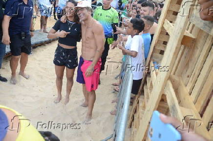 O surfista itlo ferreira ,vence estreia de campeonato em natal .