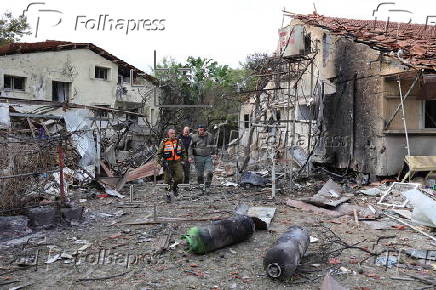 Rocket fired from Lebanon hits residential area in Moshav Rinatya, central Israel