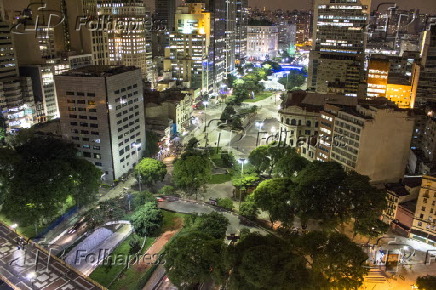 Vista area noturna do centro antigo da cidade de So Paulo