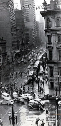 Vista da avenida So Joo no centro de