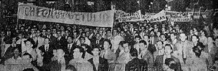 1945Passeata de estudantes contra o