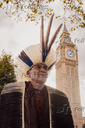 Protesto em frente ao Big Ben e a London Eye, em Londres