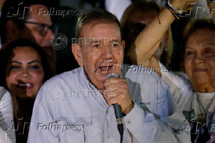 FILE PHOTO: Venezuela's opposition presidential candidate Edmundo Gonzalez and opposition leader Maria Corina Machado campaign in Caracas