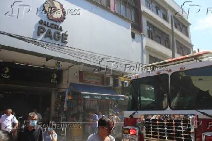 Incndio em loja de eletrnicos dentro da Galeria Pag, regio da Rua 25 de Maro