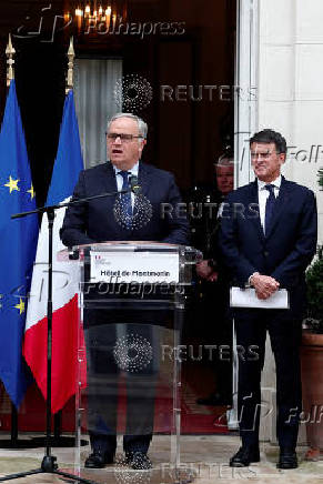 Handover ceremony at the Ministry for Overseas Territories in Paris