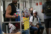 Ambulante no metr de Recife