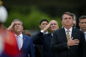 Luiz Eduardo Ramos ao lado de Walter Braga Netto e Jair Bolsonaro em cerimnia