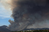 Airport Fire burns in the hills of Orange County