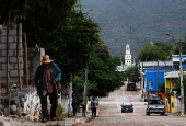 Mexicans living in the U.S. return to Mexico to spend the Christmas holiday with their families