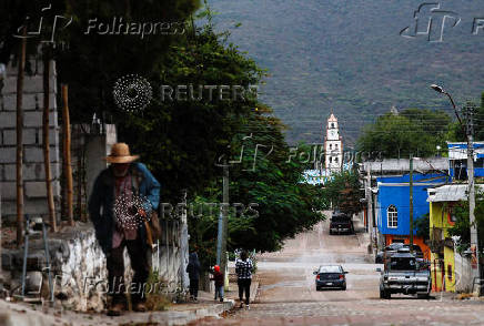 Mexicans living in the U.S. return to Mexico to spend the Christmas holiday with their families