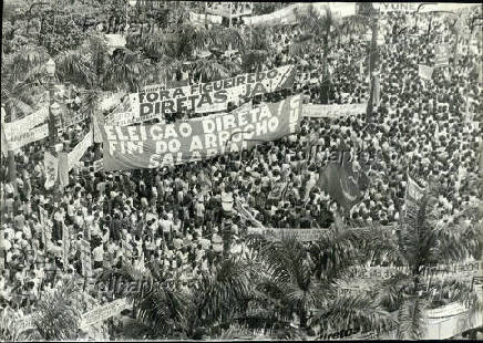 Especial Comcio Diretas J na praa da S