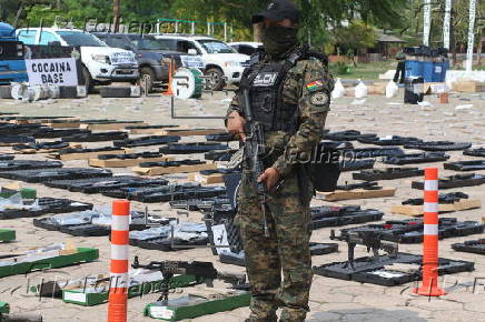 Decomisan en Bolivia cerca de dos centenares de armas de fuego en una operacin antidrogas