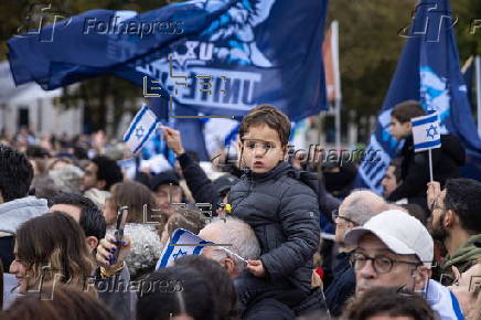 Rally in Paris for Israeli hostages held in Gaza