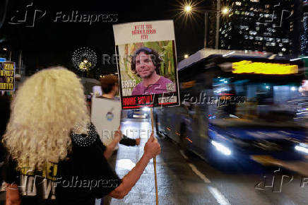 Protest against Israeli government's management of the ongoing conflict in Gaza and to show support for the hostages, in Tel Aviv