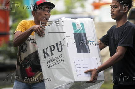 Logistics distribution for the regional government elections in Banda Aceh