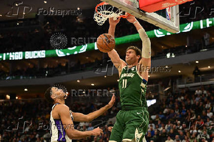 NBA: Sacramento Kings at Milwaukee Bucks