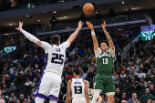 NBA: Sacramento Kings at Milwaukee Bucks